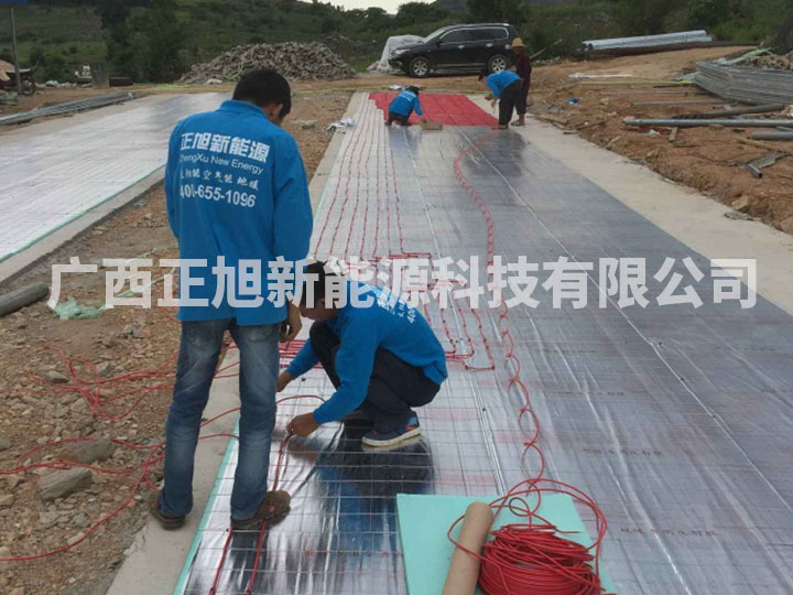 云南文山養豬場地暖